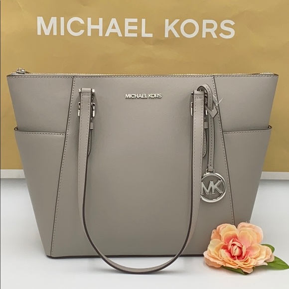 MICHAEL KORS CHARLOTTE LARGE TZ TOTE PEARL GREY - Picture 2 of 16